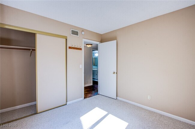 Building Photo - 6516 Faith Peak Dr