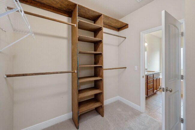 Building Photo - Crestview: 4 Bedrooms in Liberty Oaks