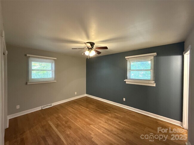 Building Photo - 7045 Ridge Ln Rd