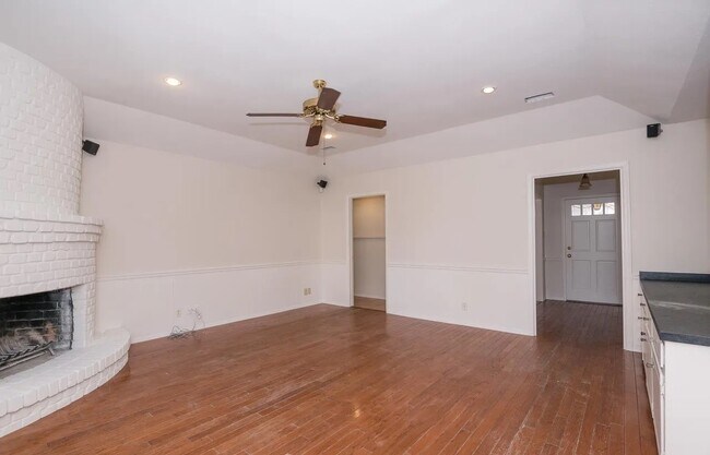 Building Photo - 4800 Gretna Green Ln