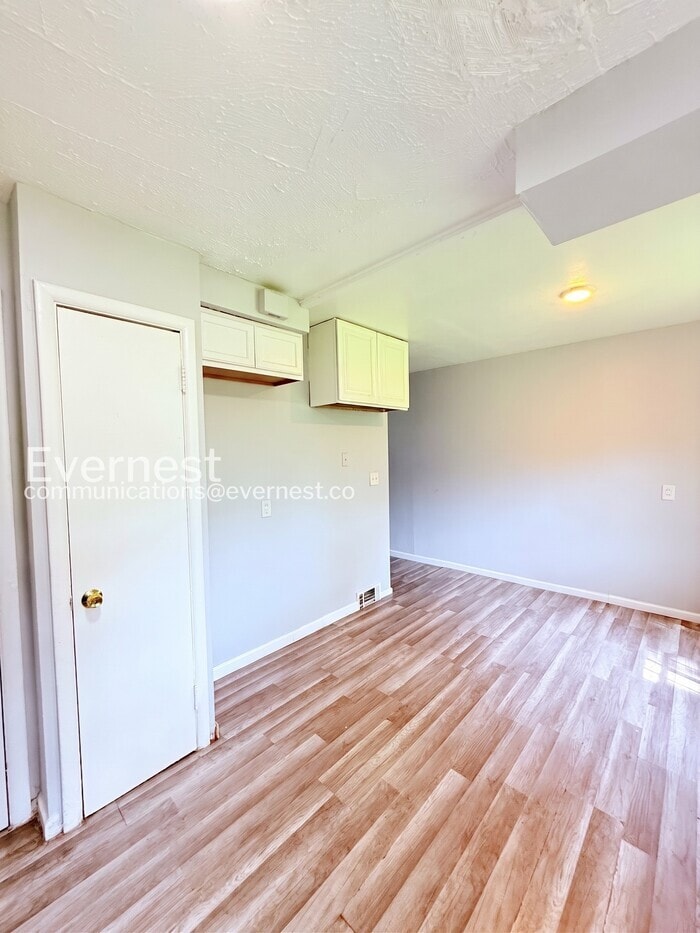 Building Photo - 15378 Meyers Rd
