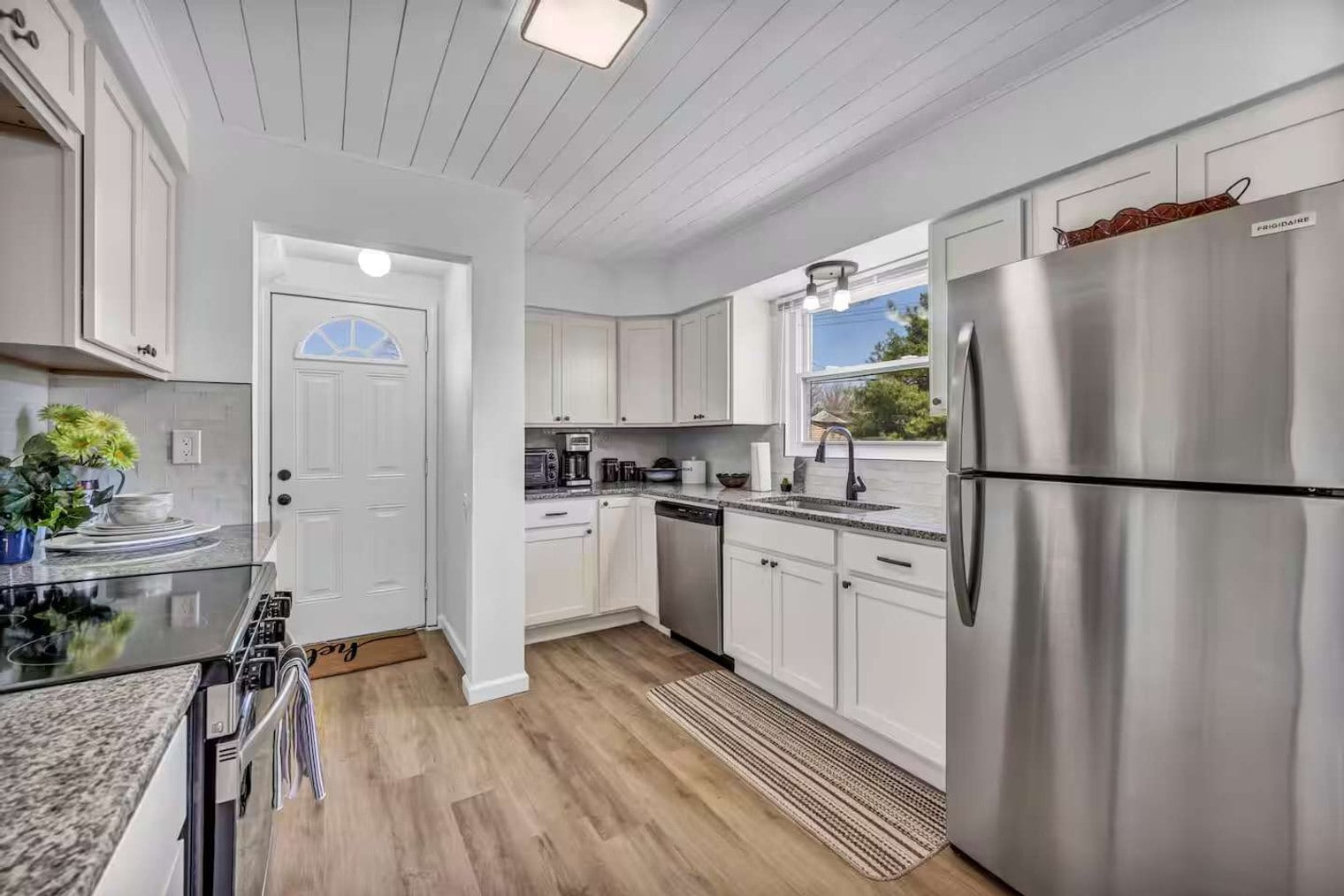 Building Photo - 113 Madison Ave