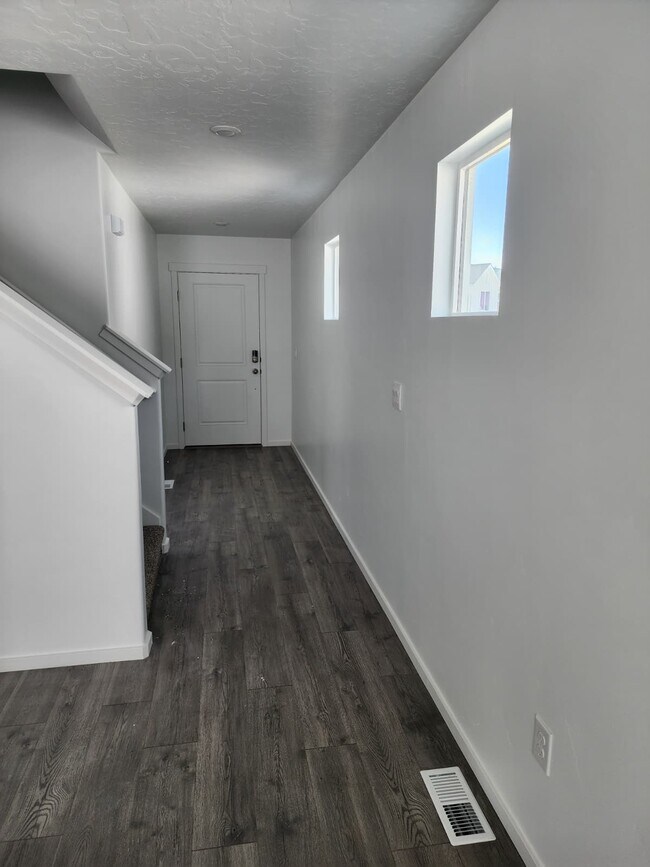 Building Photo - 1824 N Patchwork Ave