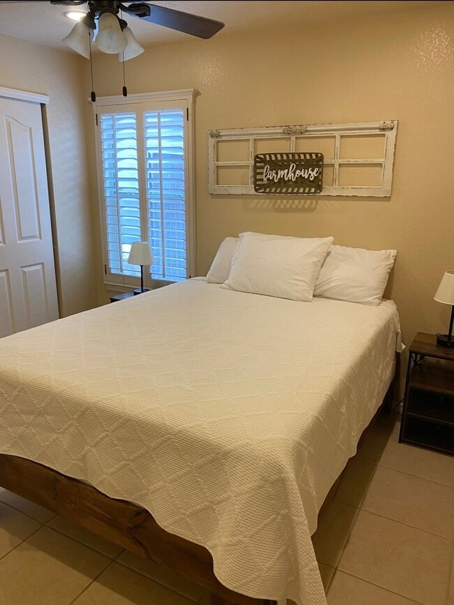 Building Photo - 14264 Hacienda Rock Dr