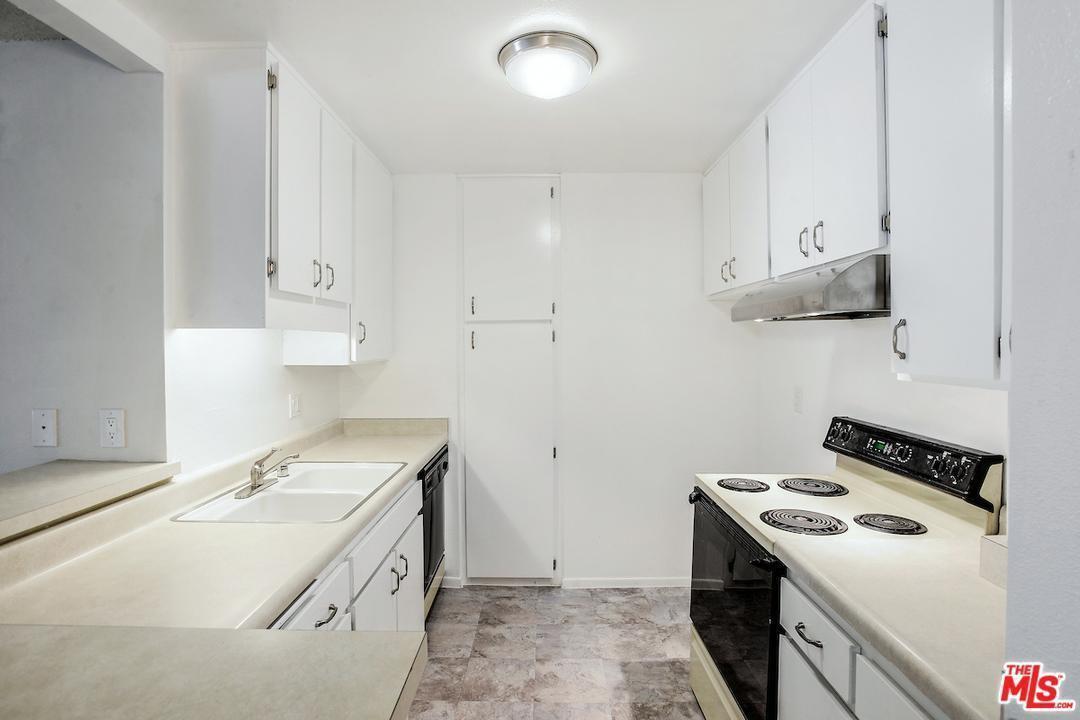 Building Photo - 8650 Gulana Ave