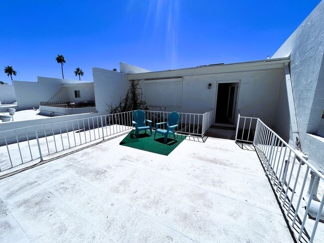 Building Photo - 7752 E Camelback Rd