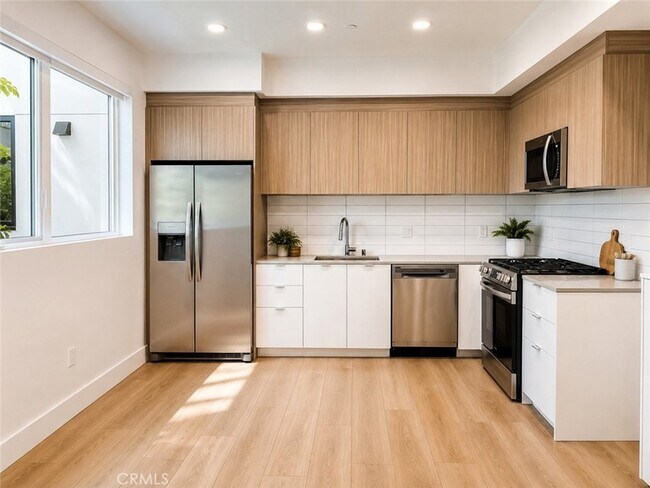 Building Photo - 12078 Guerin St