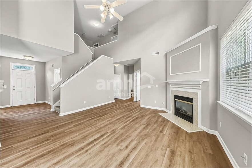Building Photo - 15907 Circlegreen Dr