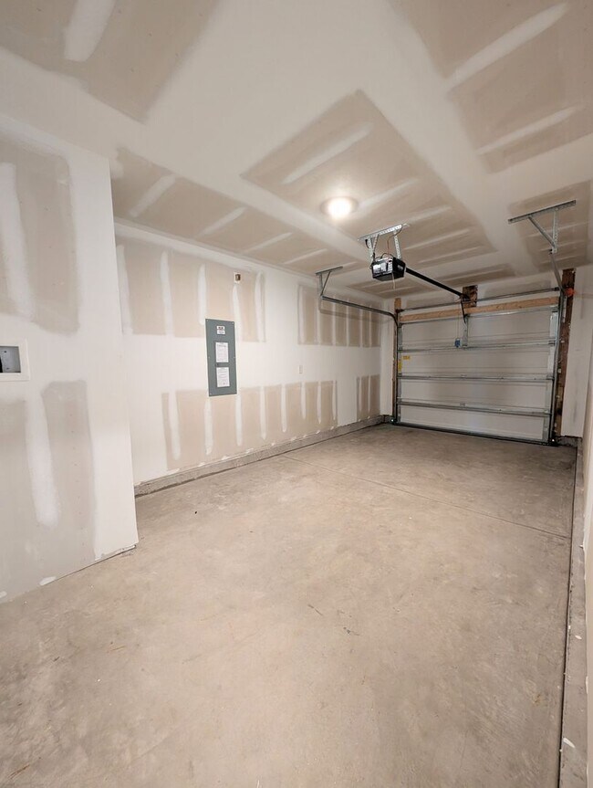 Building Photo - NEW End Unit Townhouse Available for Rent - Conway, South Carolina