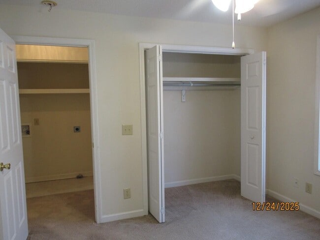 Building Photo - 251 Rast St