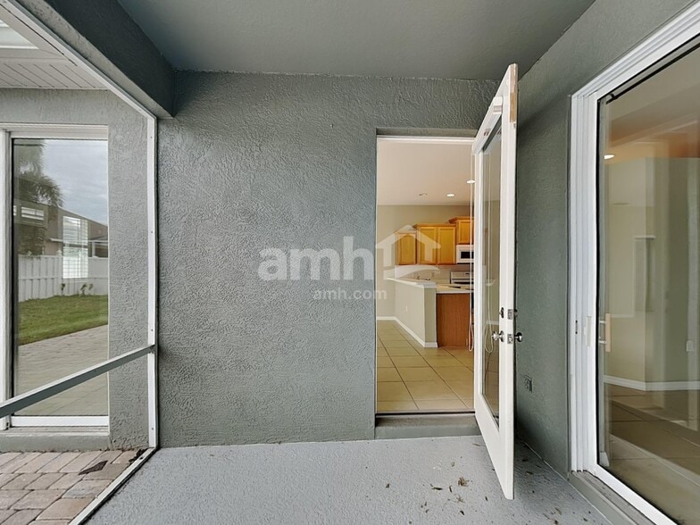 Building Photo - 767 Planters Manor Way