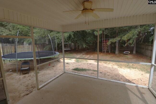 Building Photo - 1933 Lake Carolina Dr