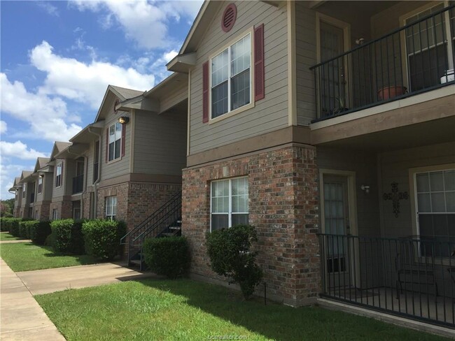 Primary Photo - 100 Deacon Dr