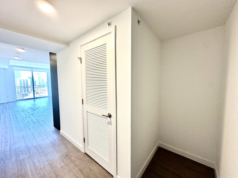 Building Photo - 133 NE 24th St