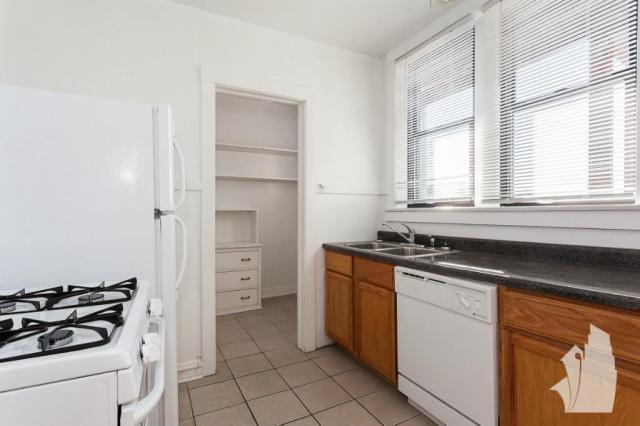 Building Photo - 1 bedroom in Chicago IL 60657