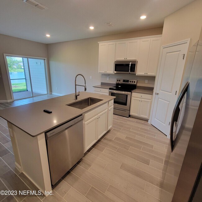 Building Photo - 51 Appleton Ct