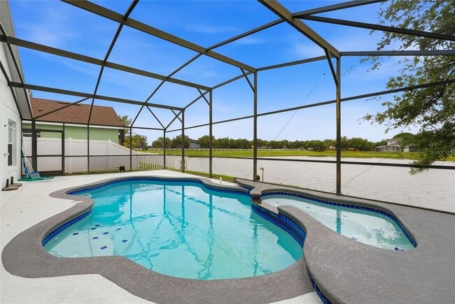 Building Photo - 748 Stonewyk Way