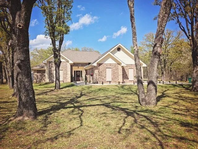 Building Photo - 15994 Maple Ln