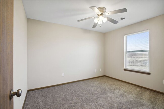 Building Photo - 3 bedroom 2 bath one level in Grain Valley