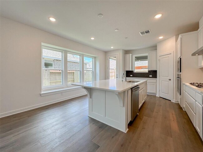 Building Photo - 541 Sand Branch Dr