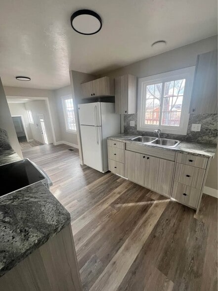 Building Photo - 643 N 2400 E