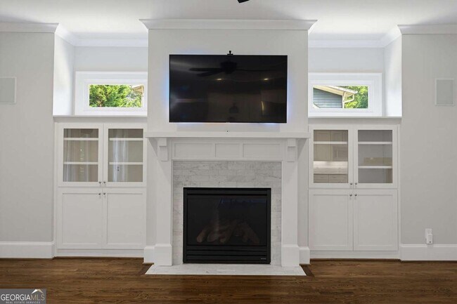 Building Photo - 1452 Woodland Hills Dr NE