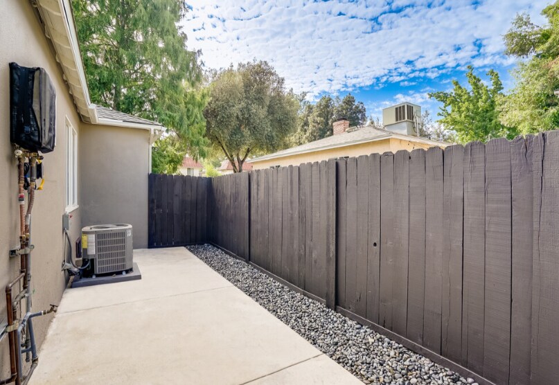 Building Photo - 4244 Tujunga Ave