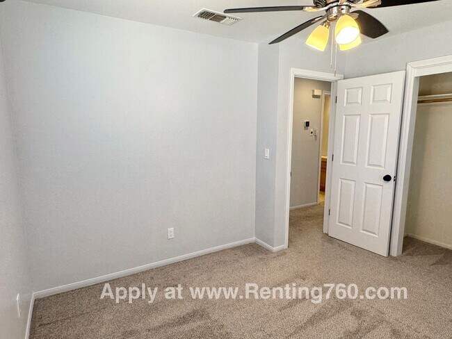 Building Photo - Clean and Well Maintained 2 Bed Home Near Military base