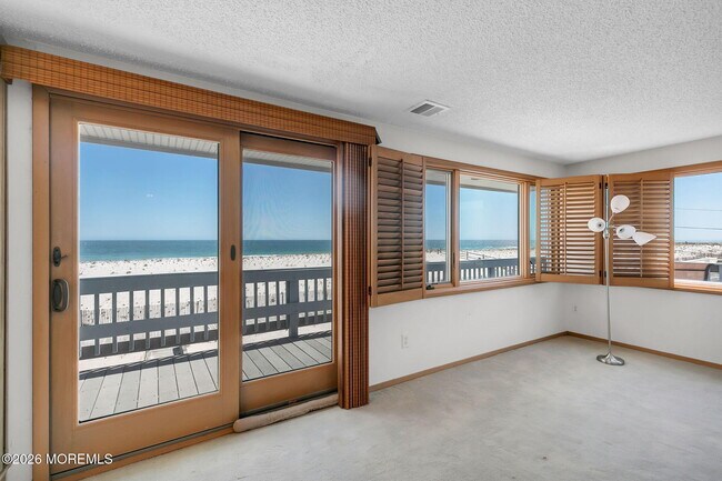 Building Photo - 304 Oceanfront