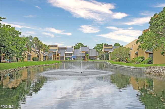 Building Photo - 8805 Lateen Ln