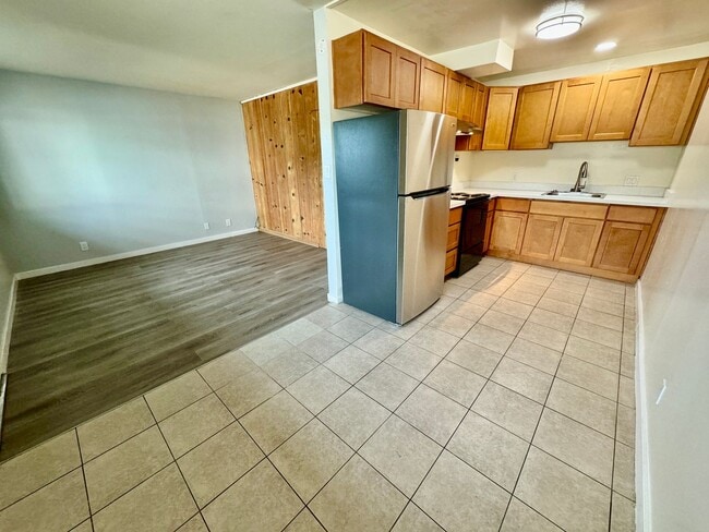 Building Photo - Ground Floor 1 Bed/1Bath Apartment in El Cerrito - Remodeled with 1 Parking Space Included
