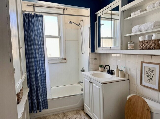 Building Photo - 13-15 Timothy Ave