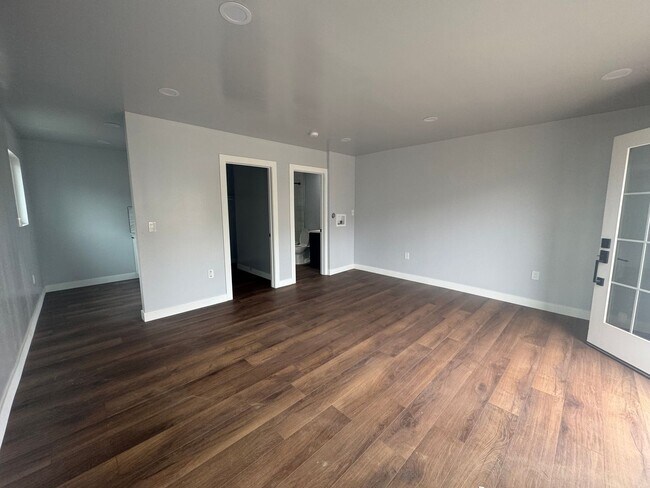 Building Photo - NEW AND BEAUTIFUL PRIVATE ADU