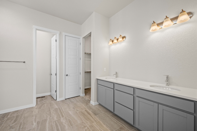 Building Photo - 12915 Stone Valley Dr