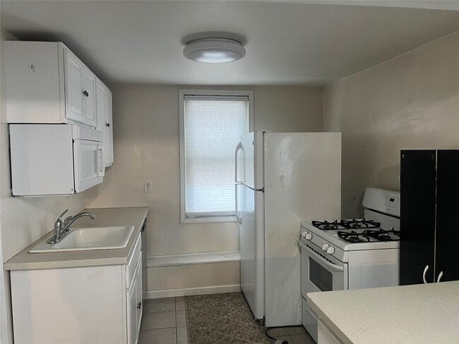 Building Photo - 75 N Baldwin St