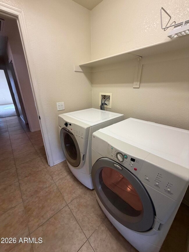 Building Photo - 4662 Redwood St