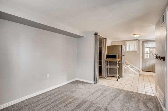 Building Photo - Cozy 1 bedroom updated brick cottage home!