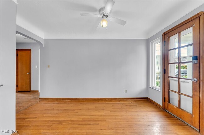 Building Photo - 3819 W 137th St
