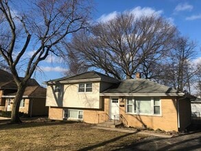 Building Photo - 4918 Pershing Ave