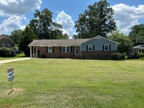 Building Photo - Northeast Raleigh 3 bedroom gem!
