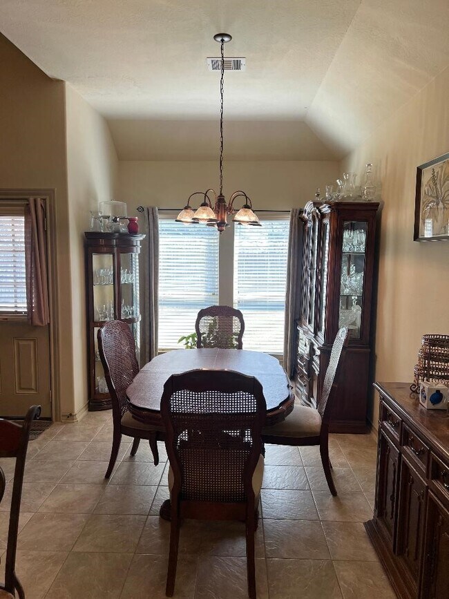 Building Photo - 3419 Selene Dr