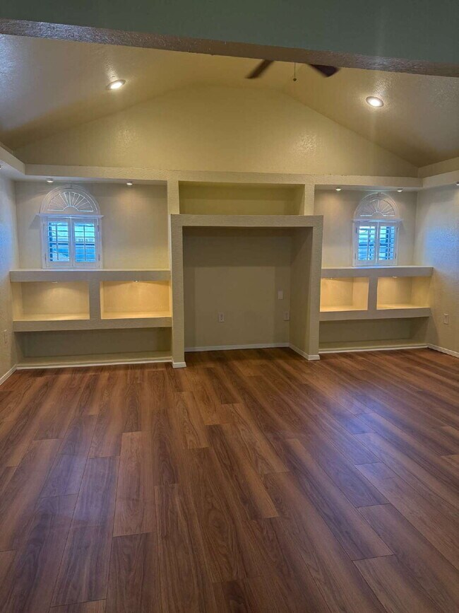 Building Photo - 12000 Ivory Gate Way