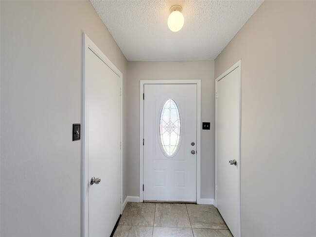 Building Photo - 8530 Quail Burg Ln