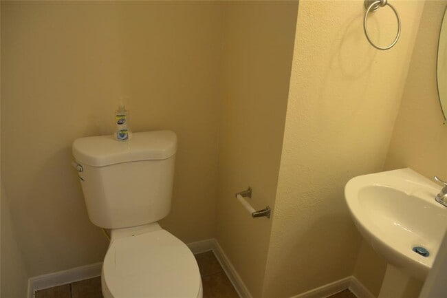 Building Photo - 1717 Jerusalem Dr