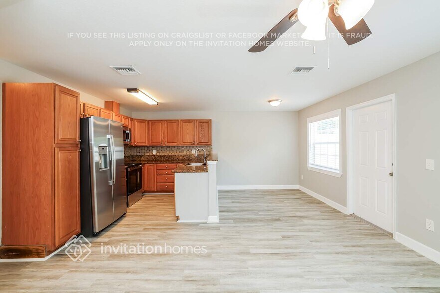 Building Photo - 180 Carol Susan Ln