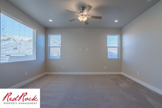 Building Photo - Spacious Townhome in Hurricane Heights