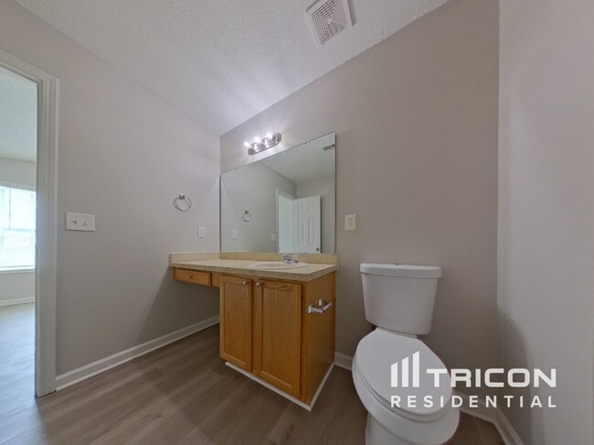 Building Photo - 404 Castle Ridge Dr