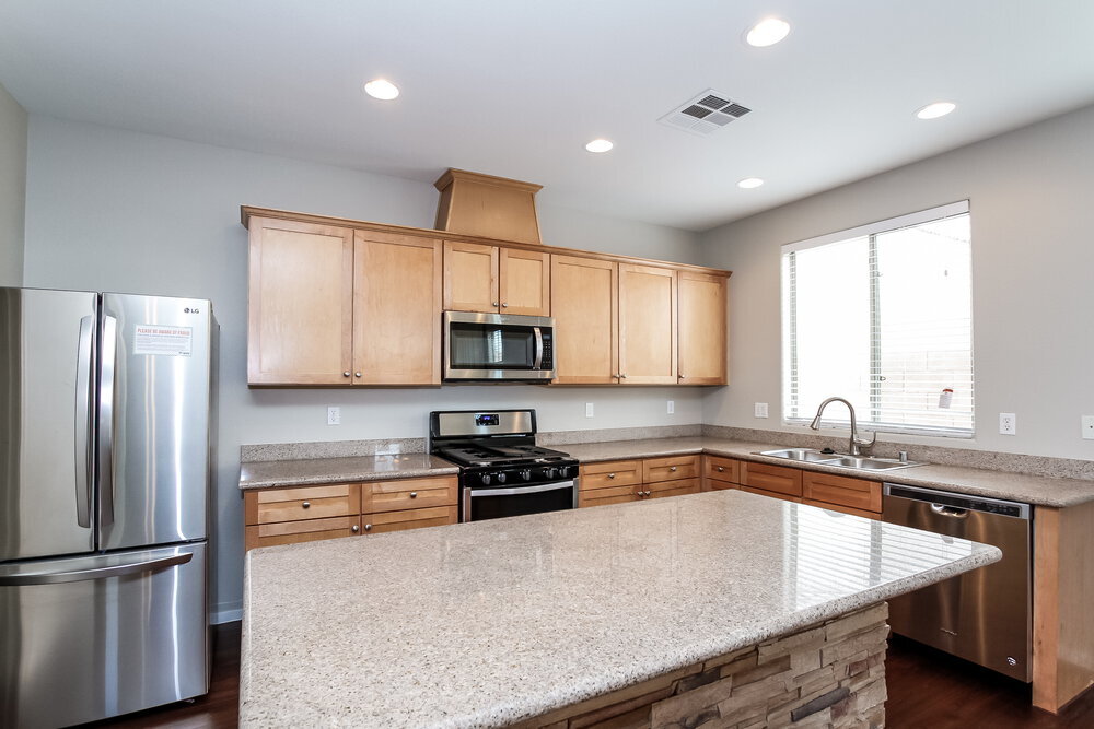 Building Photo - 10016 Bonterra Ave