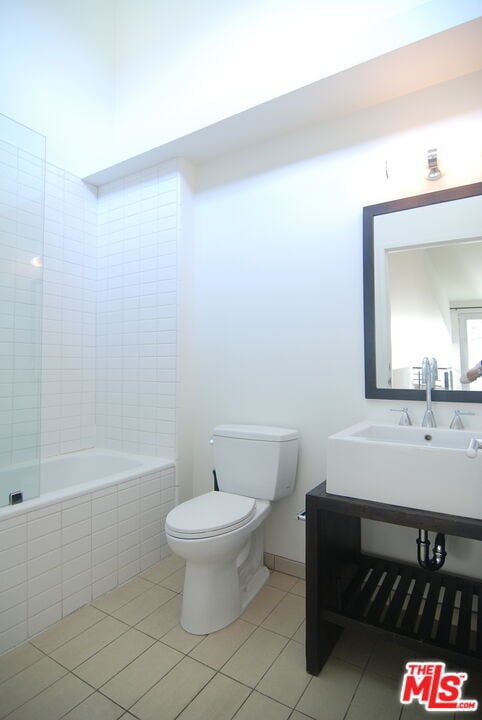 Building Photo - 940 E 2nd St