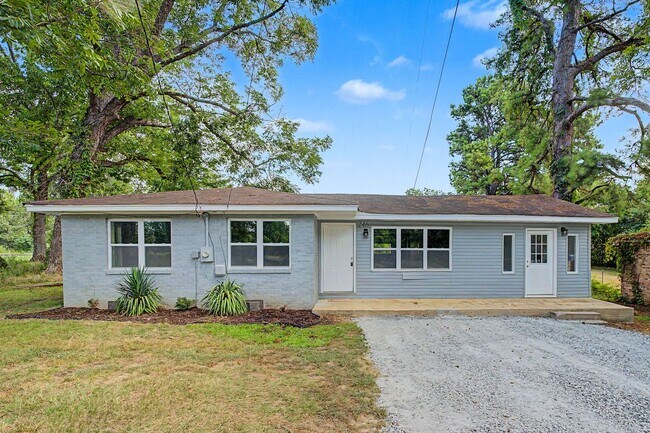 Building Photo - 246 Anderson Rd